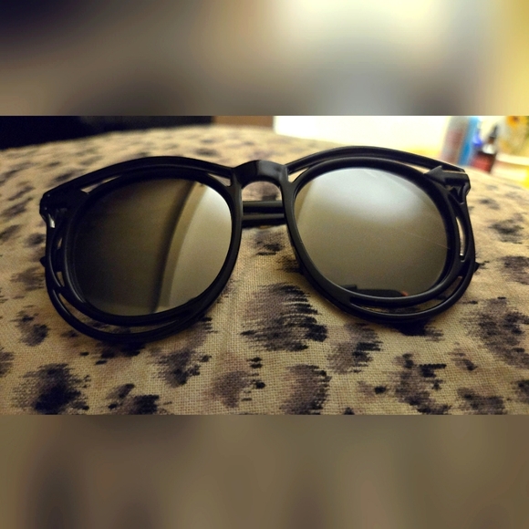 Kids sunglasses lot! 3 pairs! For kids 12 & under or small faces. - Picture 1 of 3